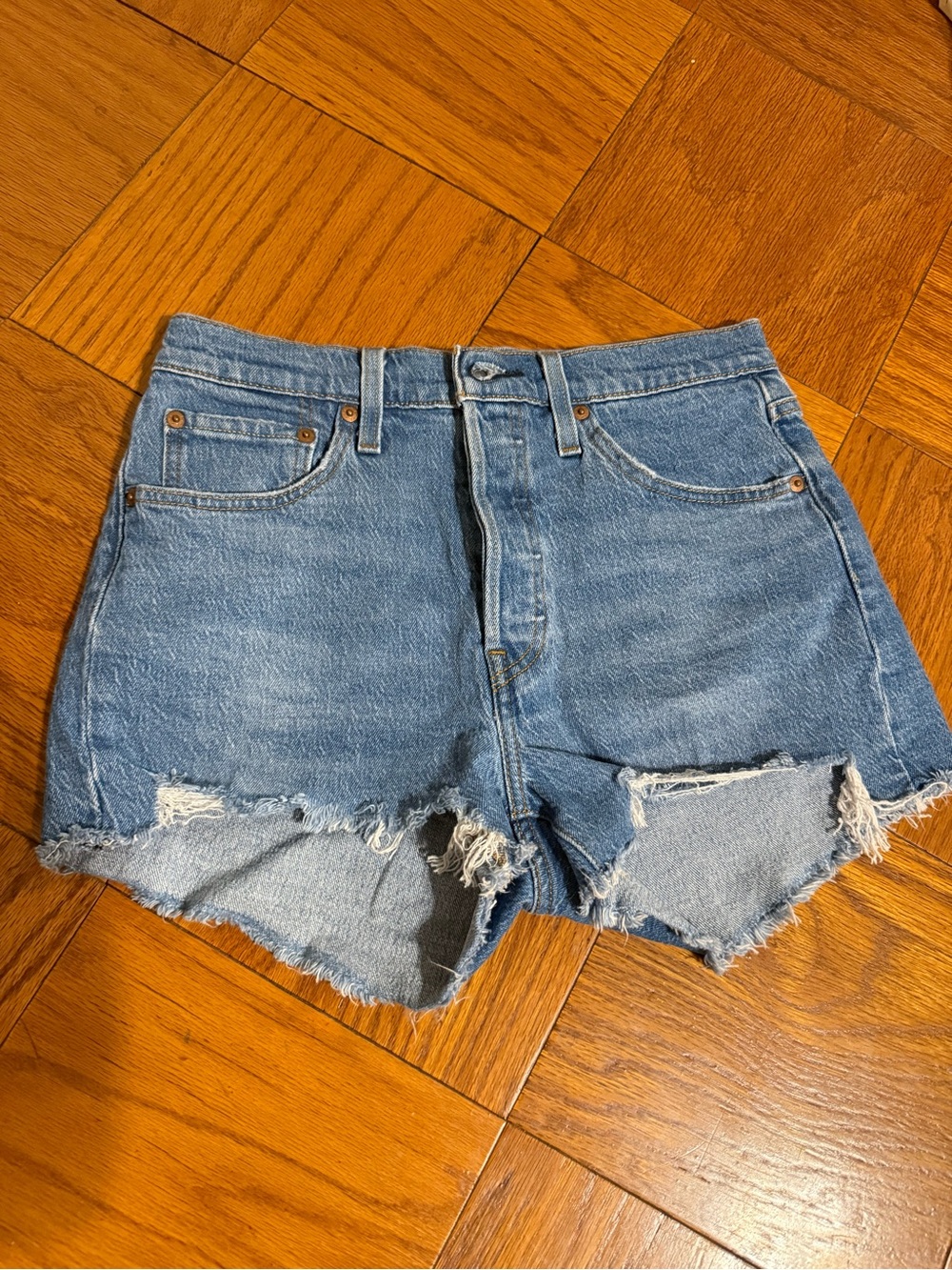 💖Super cute 💖 adorable 💖 Levi’s Strauss 💖 cut off  💖 Levi’s 💖 shorts 💖 EUC 💖 501